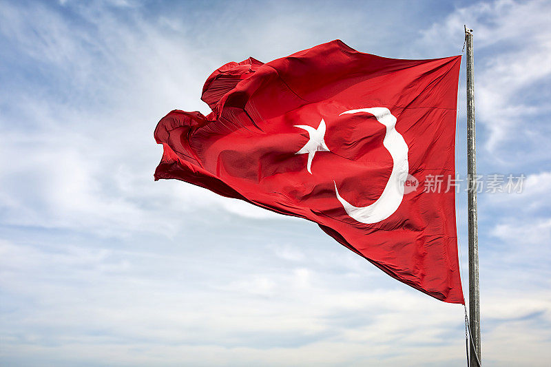 随风飘扬的土耳其国旗