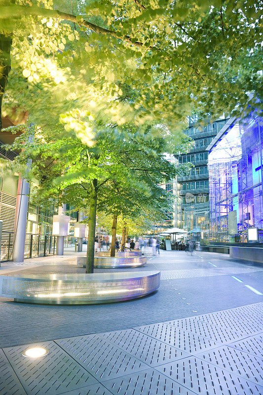 灯光黄昏步道，柏林市中心，波茨坦广场，索尼中心