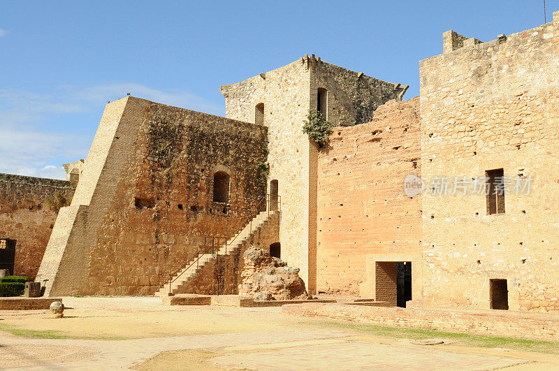 阅兵场，尼布拉城堡