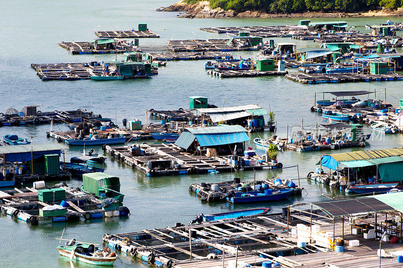 养鱼场和渔民生活
