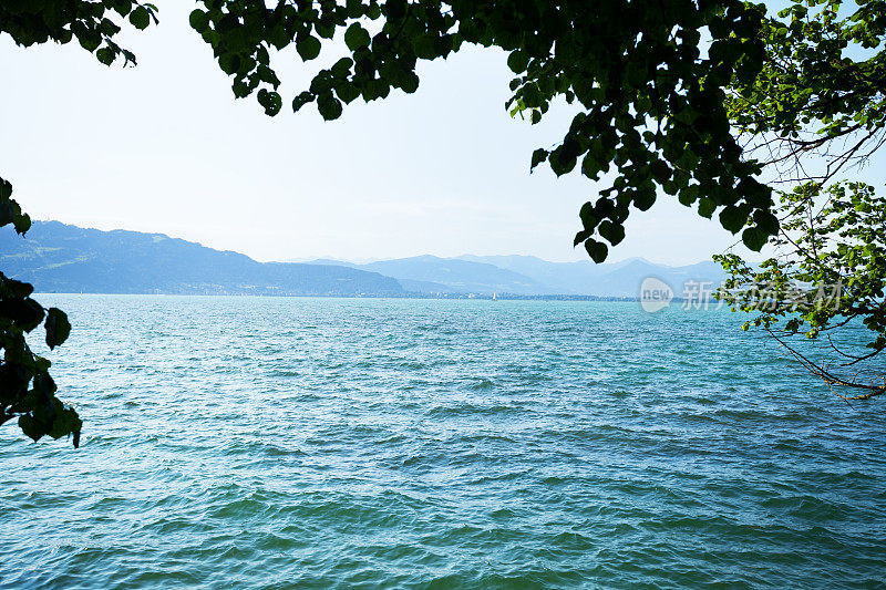 博登湖在夏季