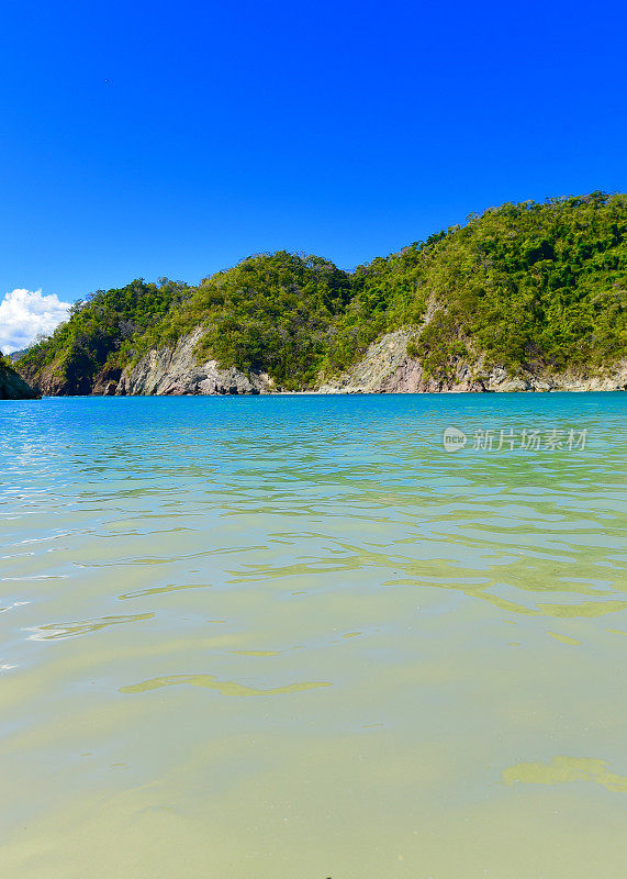 海滩上的岩石