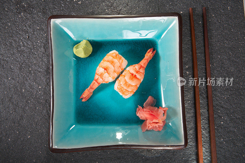 手握寿司配虾