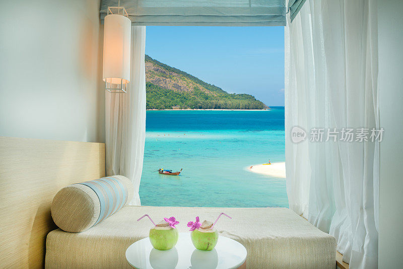 美丽的普吉岛热带海景在度假窗口，普吉岛，泰国。夏季，旅游，度假和度假概念在普吉岛，泰国。