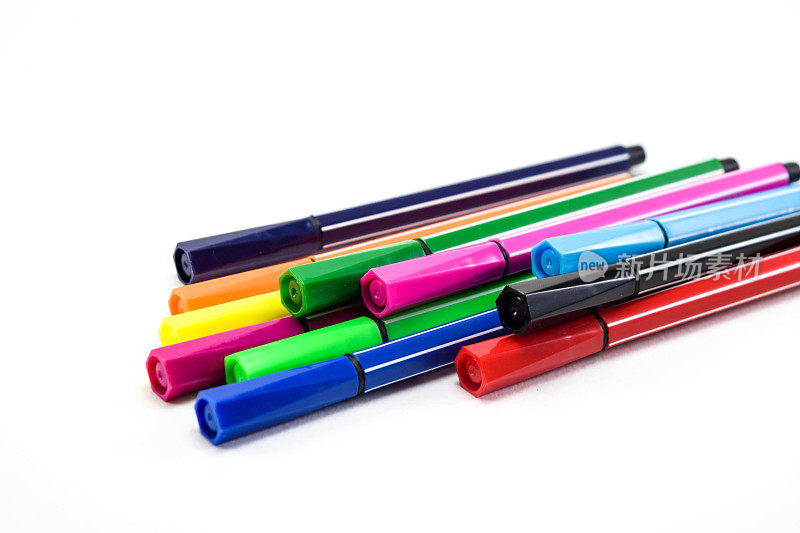 一堆彩色笔