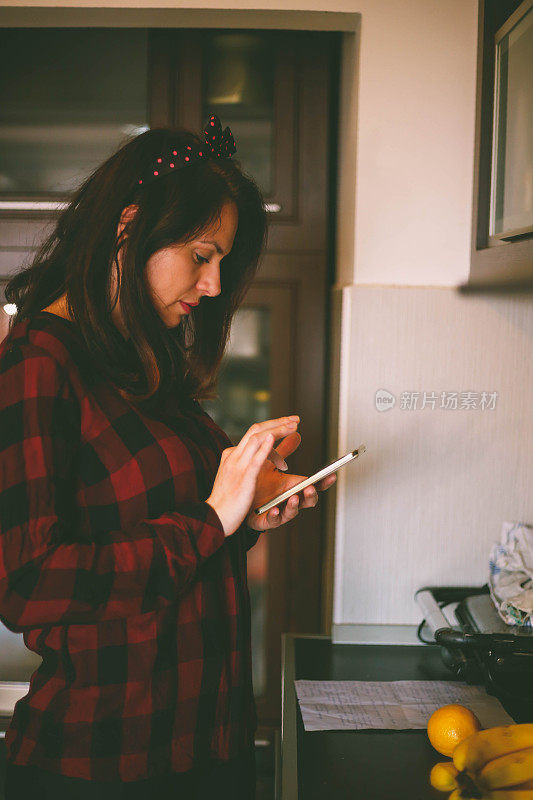 厨师在你的智能手机上读菜谱