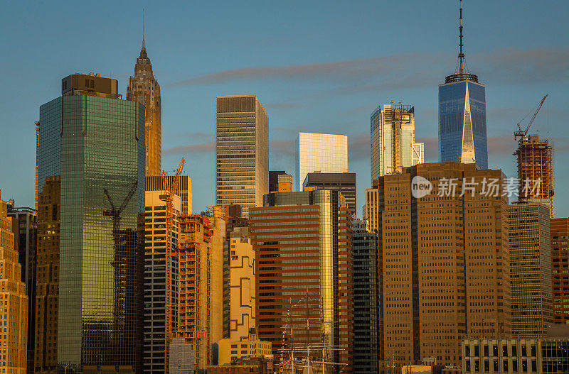 从布鲁克林俯瞰曼哈顿的日出