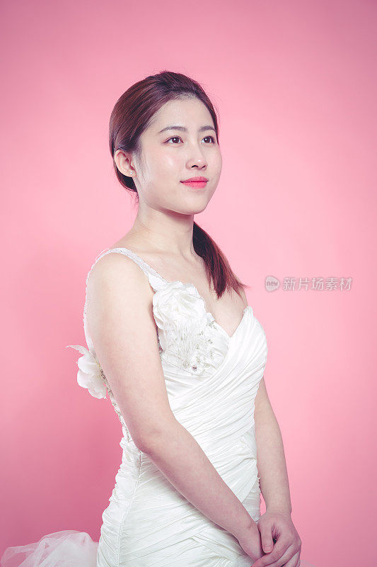在中国上海拍摄的亚洲年轻美丽的女人。