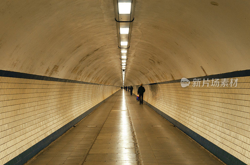 比利时安特卫普的行人隧道