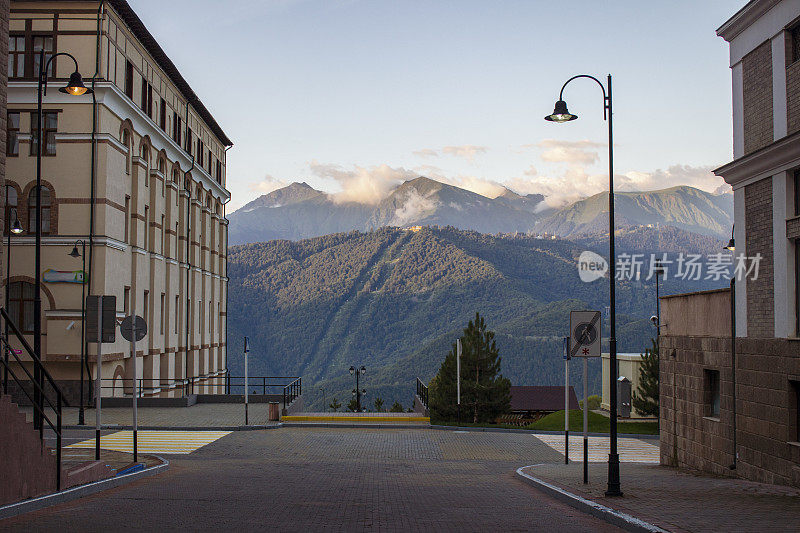 风景如画的山区小镇