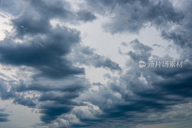 风暴的天空