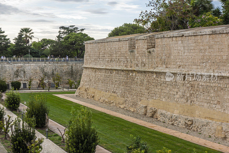 马耳他共和国Mdina城的坚固城墙，地中海上的一组岛屿。
