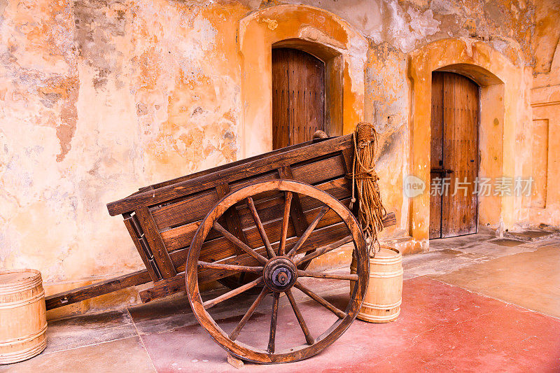 波多黎各老圣胡安的圣克里斯托巴尔堡的木制马车