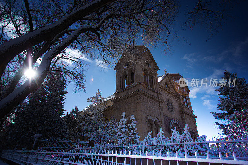 圣达菲(纽芬兰):雪中的圣弗朗西斯大教堂