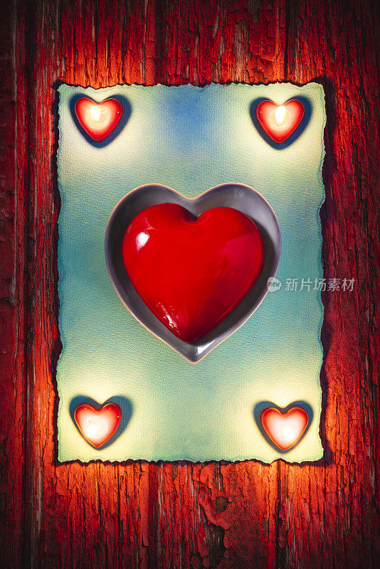 情人节心形王牌卡片由红心形状的蛋糕和心形蜡烛制成