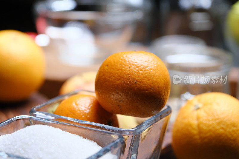 用橙子和苹果自制橘子酱