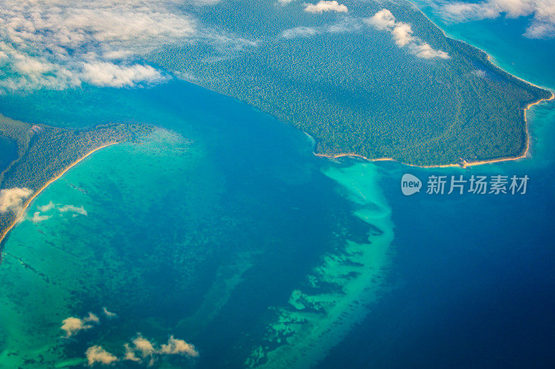 索纳岛鸟瞰图，珊瑚礁和海滩，多米尼加共和国