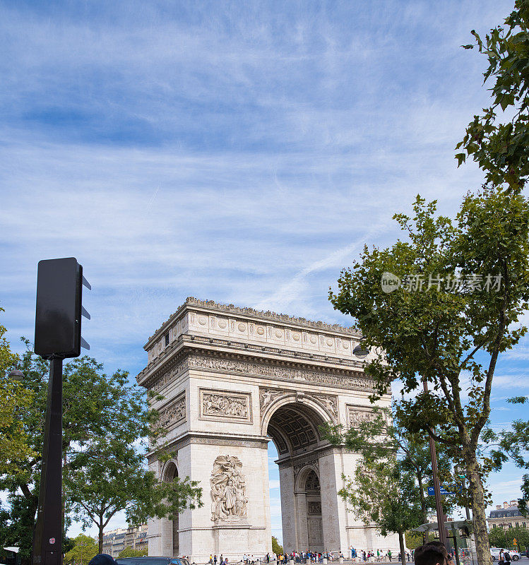 法国，巴黎，2023年8月20日Étoile凯旋门，法国巴黎最著名的纪念碑之一，位于香榭丽舍大道的西端-Élysées，位于戴高乐广场的中心