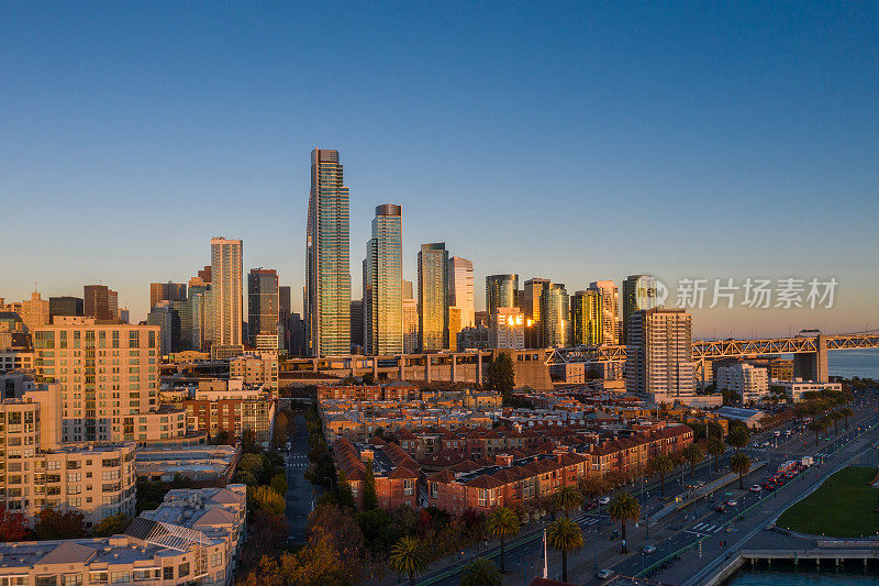 鸟瞰图旧金山天际线金色日出
