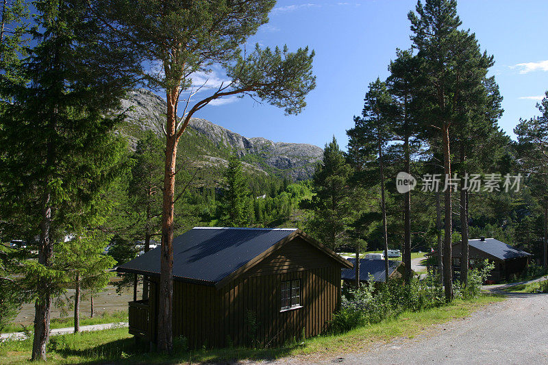 挪威森林荒野夏季露营村