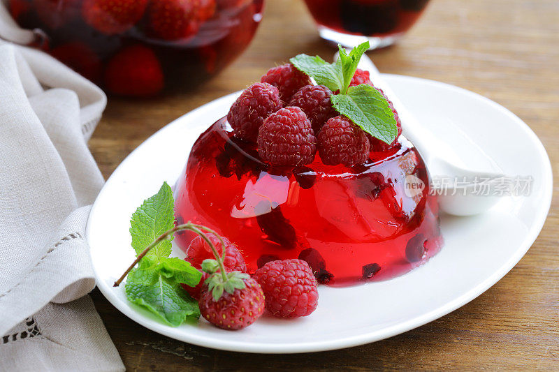 新鲜莓果果冻-夏日甜点