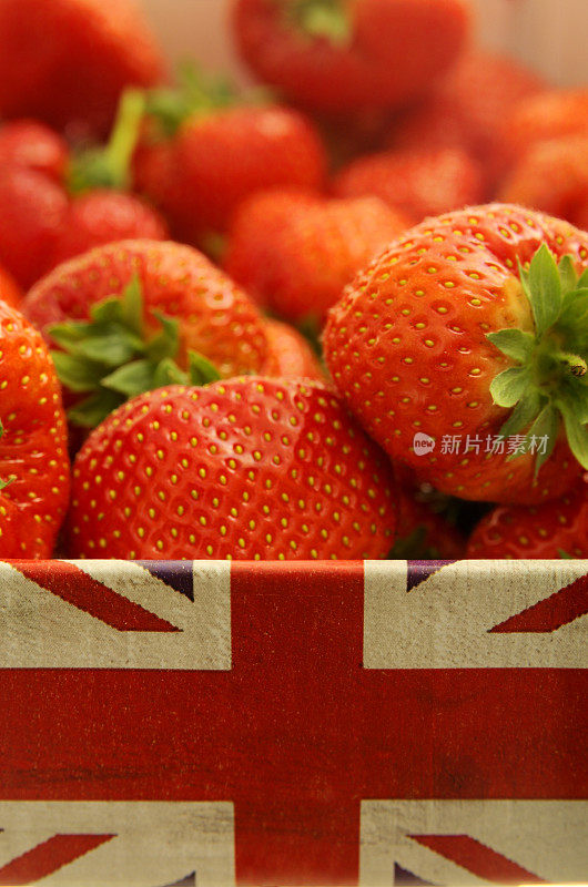 英国国旗盒里的草莓