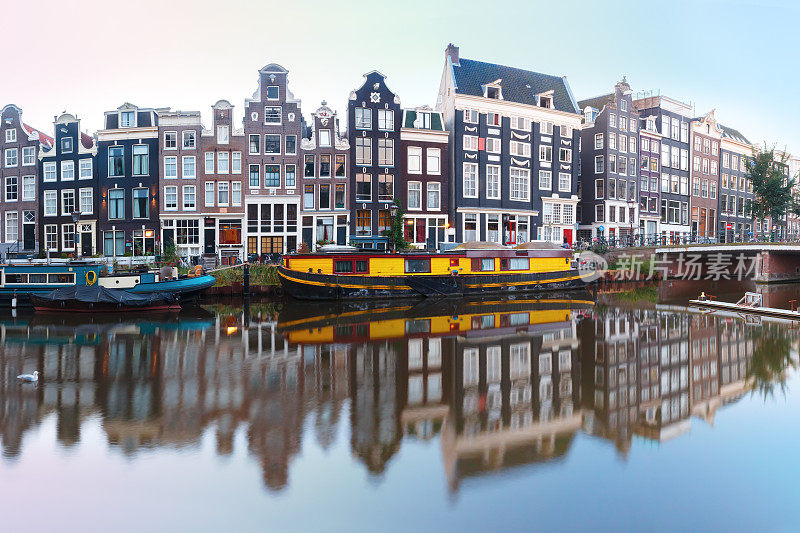 荷兰，阿姆斯特丹Singel运河和荷兰房屋