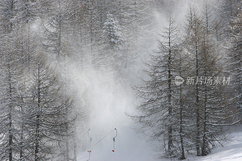 滑雪缆车