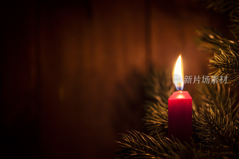 圣诞蜡烛-树枝火焰光木材黑暗