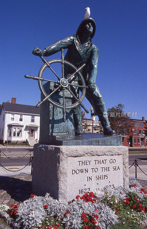 格洛斯特马萨诸塞渔民纪念人在车轮雕像