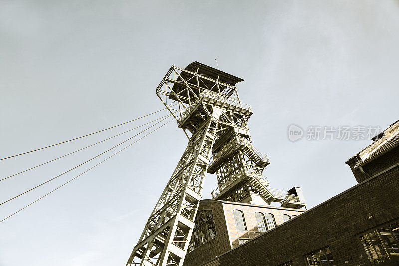 泽佐伦煤矿竖塔