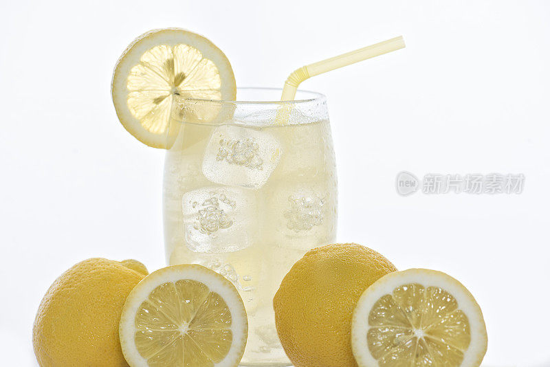 一杯柠檬水