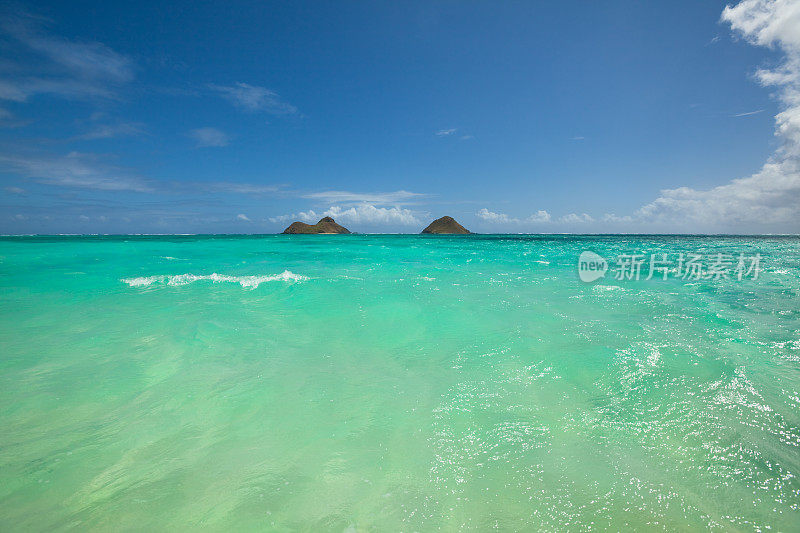 夏威夷蓝绿色海洋的Lanikai海滩