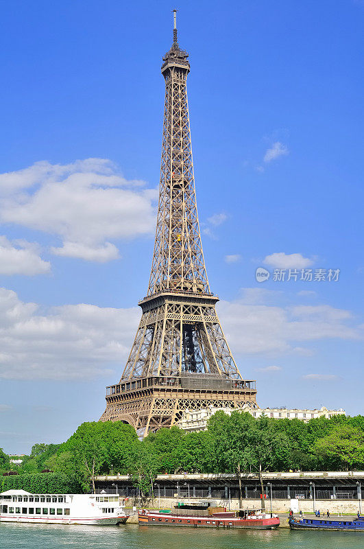 埃菲尔铁塔(巴黎)