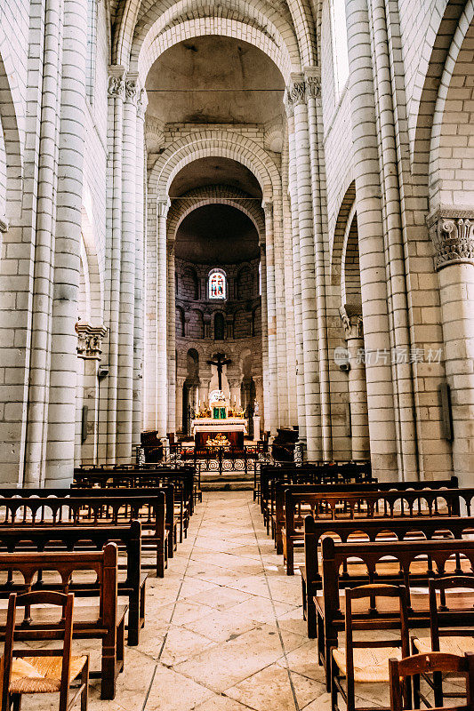 法国卢瓦尔河谷谢尔的圣艾格南教堂