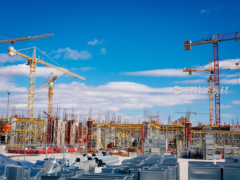 建筑业和建筑工地用重型机械和起重机