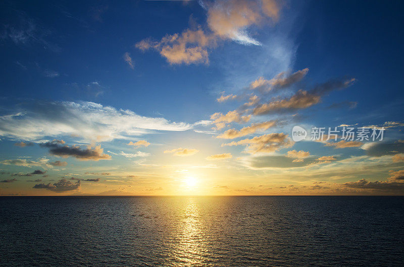 夕阳海景