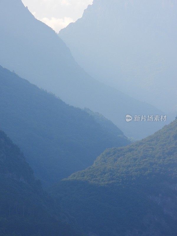 阿尔卑斯山脉