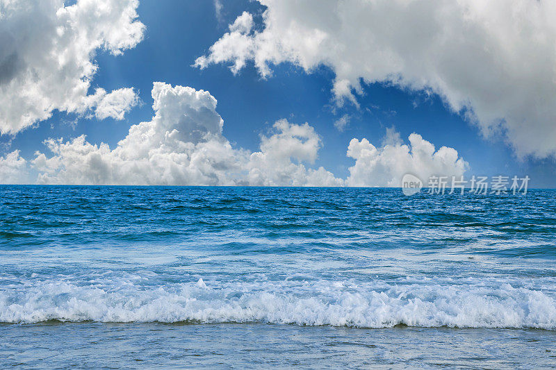 夏日海滩和大海