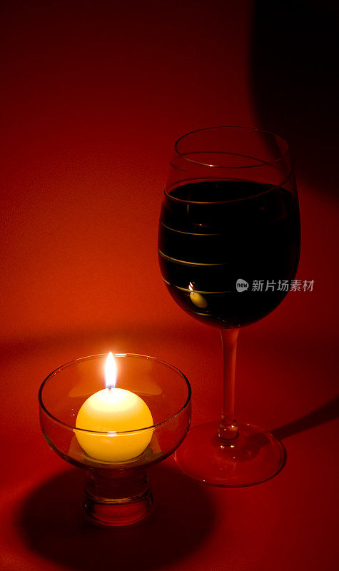 红酒和蜡烛