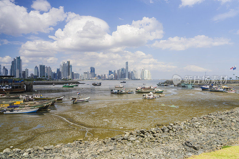 巴拿马城市天际线潮汐从海鲜市场，巴拿马，中美洲。