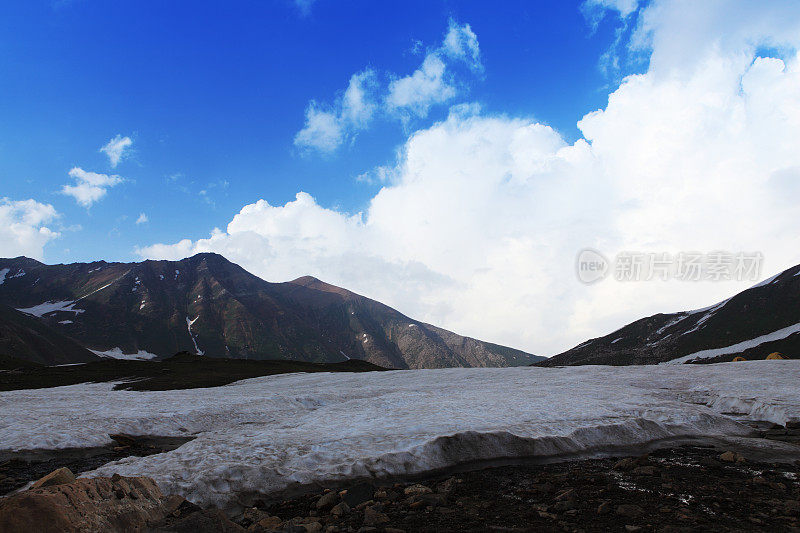 拉蒂加利山口，春夏，克什米尔，14000英尺