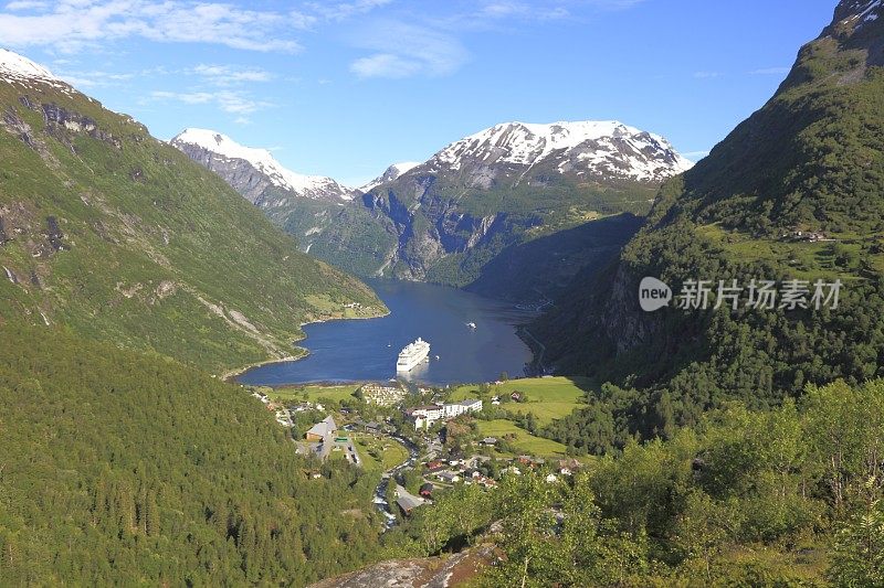 盖兰格峡湾和雪山w船巡航，挪威，斯堪的纳维亚