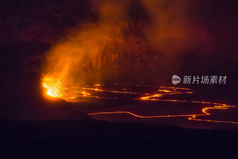 橙色岩浆在夏威夷基拉韦厄火山喷发