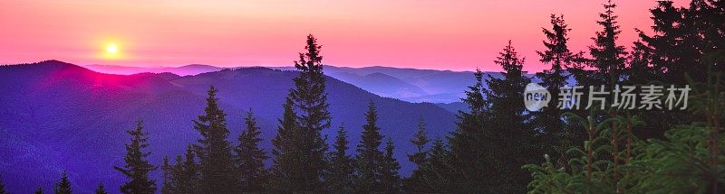 喀尔巴阡山脉的黎明