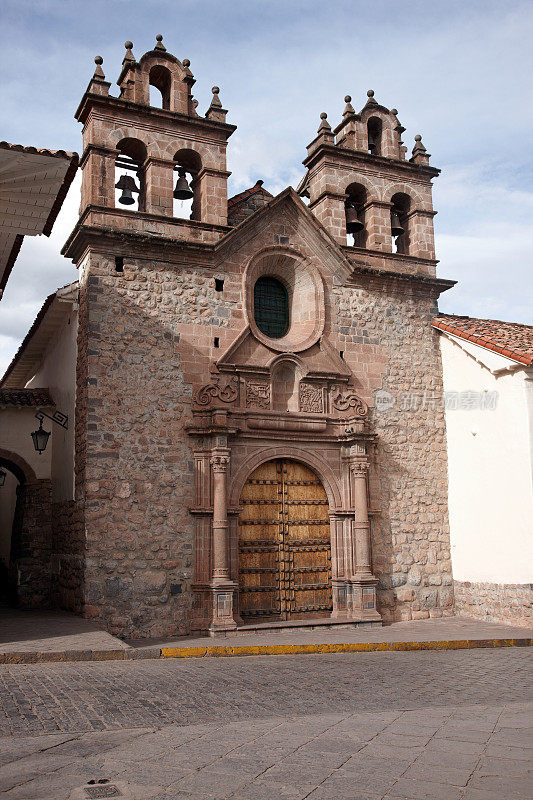 秘鲁库斯科的教堂塔和门口