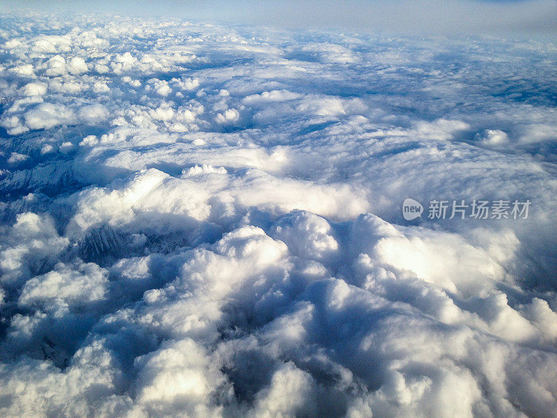 天空中云层的鸟瞰图