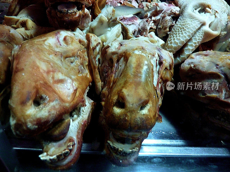 中国甘肃省兰州市正宁路夜市的羊头