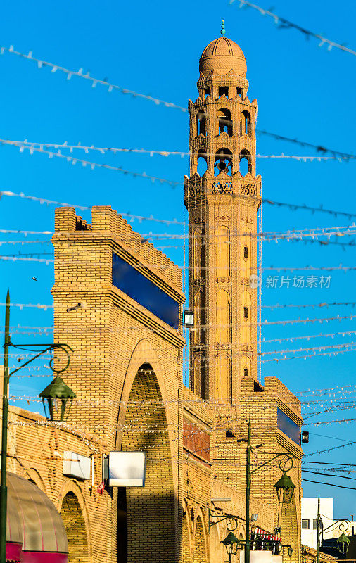 突尼斯托泽尔麦地那的法库斯清真寺尖塔