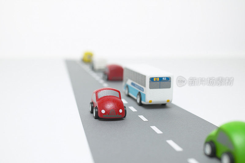 道路上的汽车模型